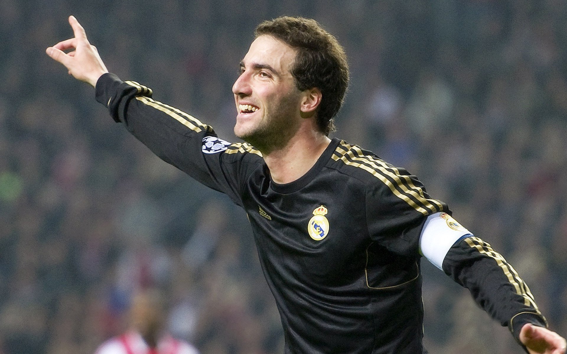 -极速挑战极限：WRC赛道上的生死较量，极速挑战女嘉宾